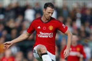 Wes Brown Dorong Jonny Evans Tangani Manchester United di Masa Depan