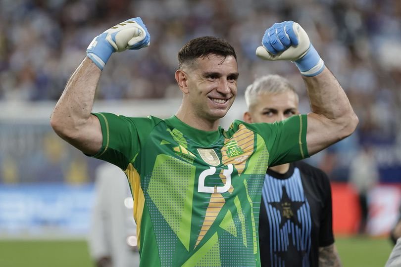 Man United Incar Emiliano Martinez: Bisa Jadi Barthez, Bisa Juga Jadi Taibi