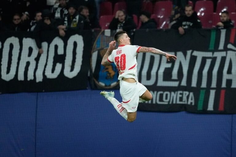 Inikah Striker Baru MU Pengganti Liam Delap?