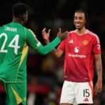 Leny Yoro Tegaskan Komitmennya untuk Manchester United